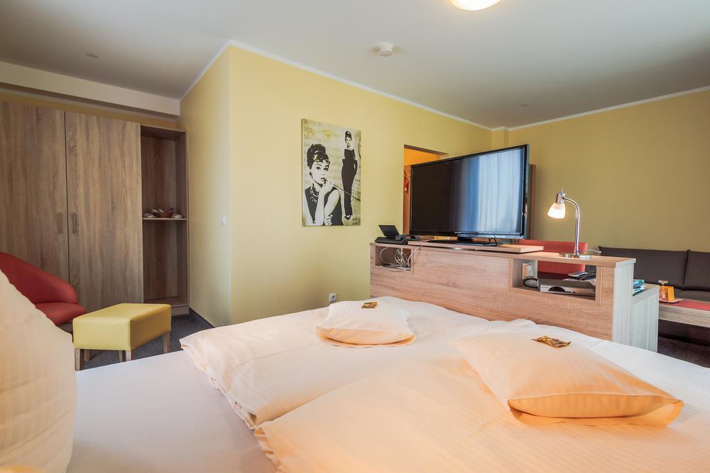 Hotel Kasserolle Siegburg Zimmer foto